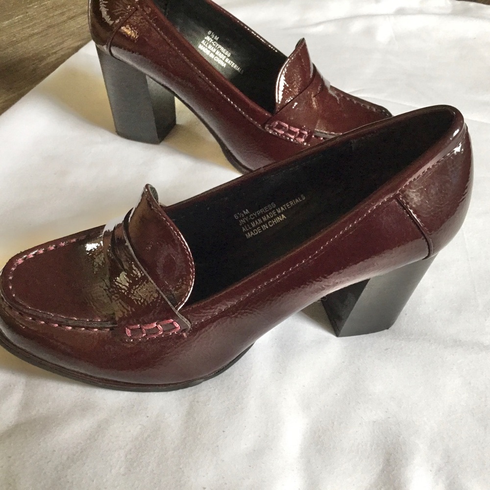 Jones of New York Women's chunky Burgundy Loafer Heels
